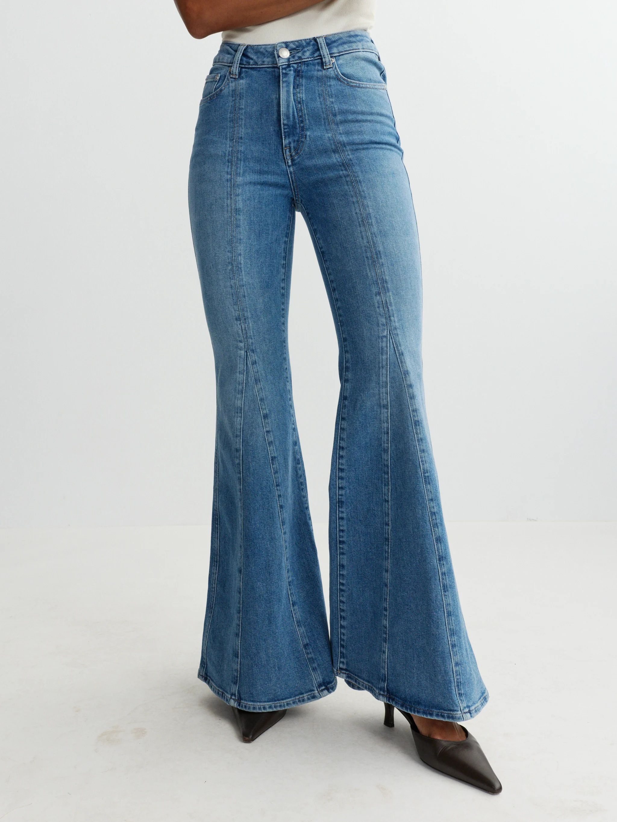 DL1961 Claira Flare Contoured Instasculpt Mid Rise